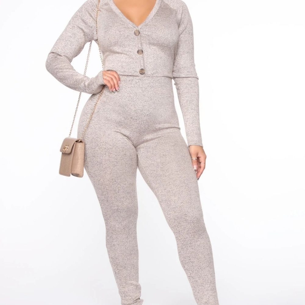Fashion nova jumpsuit